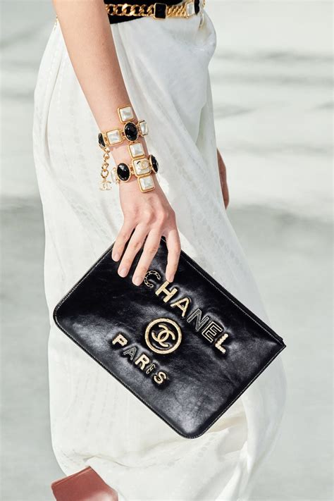 chanel tote bag 2020
